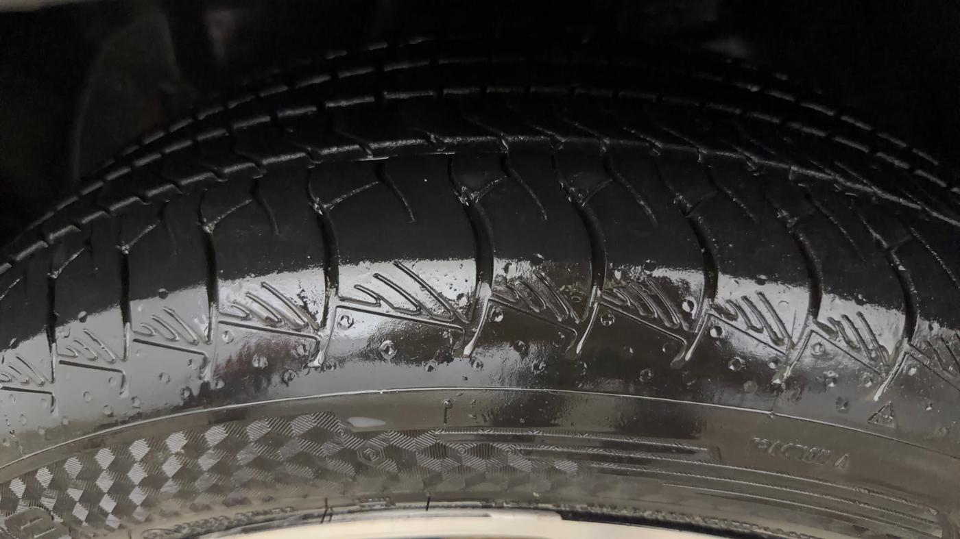 2023 MG HECTOR PLUS SHARP PRO 2.0 TURBO DIESEL 6 STR, Diesel, Manual, 1,15,403 km, Left Front Tyre Tread
