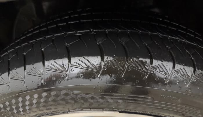 2023 MG HECTOR PLUS SHARP PRO 2.0 TURBO DIESEL 6 STR, Diesel, Manual, 1,15,403 km, Left Front Tyre Tread
