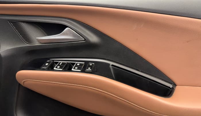 2023 MG HECTOR PLUS SHARP PRO 2.0 TURBO DIESEL 6 STR, Diesel, Manual, 1,15,403 km, Driver Side Door Panels Control