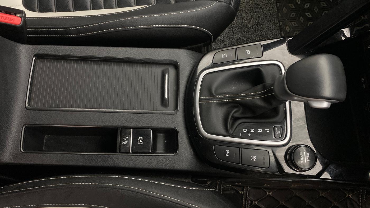2023 KIA SELTOS 1.5 GTX+ TURBO GDI PETROL DCT, Petrol, Automatic, 26,971 km, Gear Lever