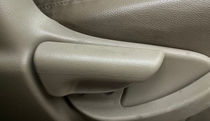2015 Honda Amaze 1.2L I-VTEC S, Petrol, Manual, 69,588 km, Driver Side Adjustment Panel