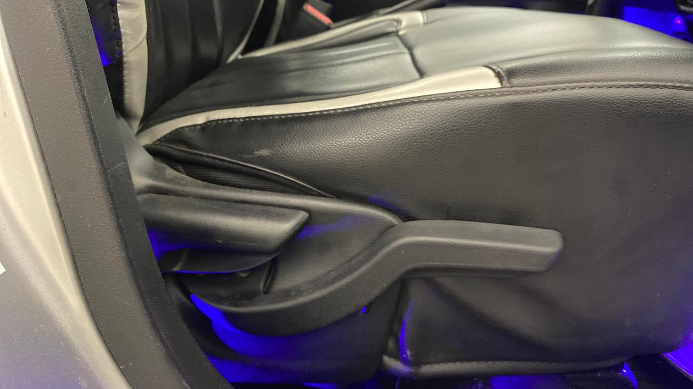 2018 Honda BR-V 1.5L I-VTEC V CVT, Petrol, Automatic, 59,467 km, Driver Side Adjustment Panel
