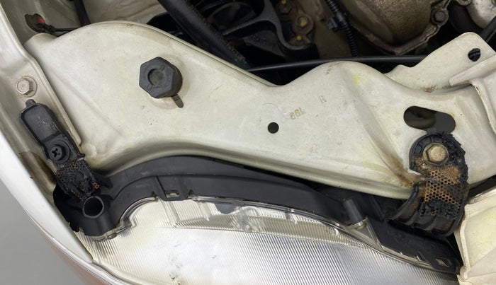 2014 Maruti Alto K10 VXI, Petrol, Manual, 83,182 km, Right headlight - Clamp has minor damage