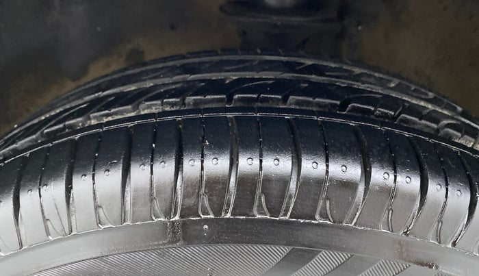2014 Maruti Alto K10 VXI, Petrol, Manual, 83,182 km, Left Front Tyre Tread