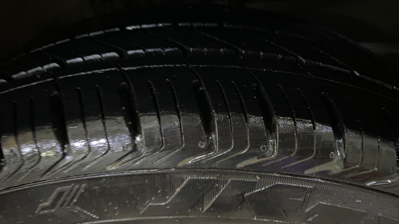 2018 Skoda Rapid STYLE 1.5 TDI AT, Diesel, Automatic, 1,13,827 km, Right Front Tyre Tread