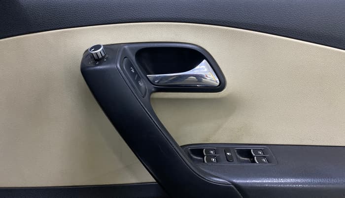 2018 Skoda Rapid STYLE 1.5 TDI AT, Diesel, Automatic, 1,13,827 km, Driver Side Door Panels Control