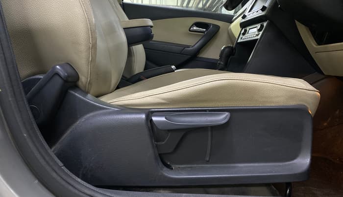 2018 Skoda Rapid STYLE 1.5 TDI AT, Diesel, Automatic, 1,13,827 km, Driver Side Adjustment Panel
