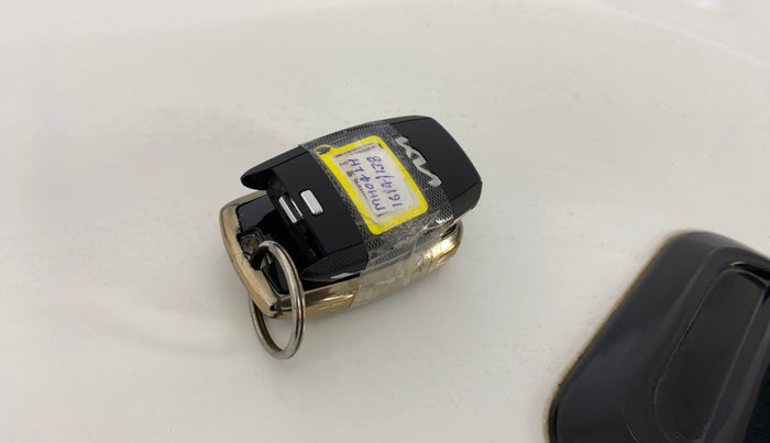 2022 KIA SONET HTX 1.0 IMT, Petrol, Manual, 23,540 km, Key Close Up