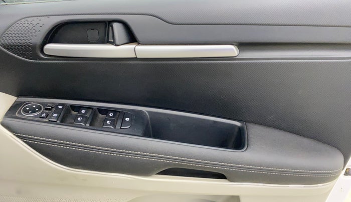 2022 KIA SONET HTX 1.0 IMT, Petrol, Manual, 23,540 km, Driver Side Door Panels Control