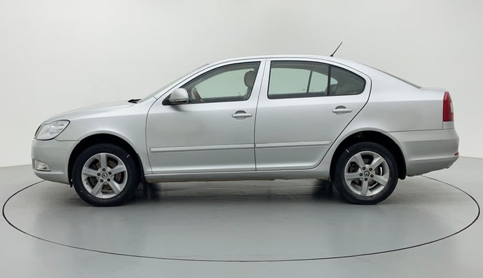 2011 Skoda Laura ELEGANCE 2.0 TDI CR AT, Diesel, Automatic, 1,08,367 km, Left Side