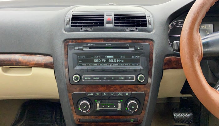 2011 Skoda Laura ELEGANCE 2.0 TDI CR AT, Diesel, Automatic, 1,08,367 km, Air Conditioner
