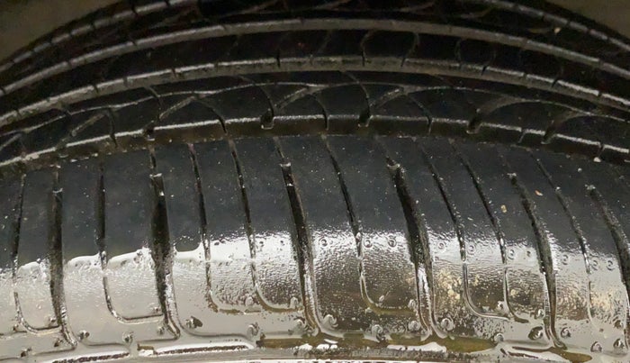 2019 Maruti Baleno DELTA PETROL 1.2, CNG, Manual, 84,931 km, Right Front Tyre Tread