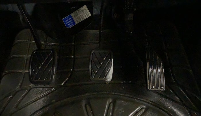 2019 Maruti Baleno DELTA PETROL 1.2, CNG, Manual, 84,931 km, Pedals