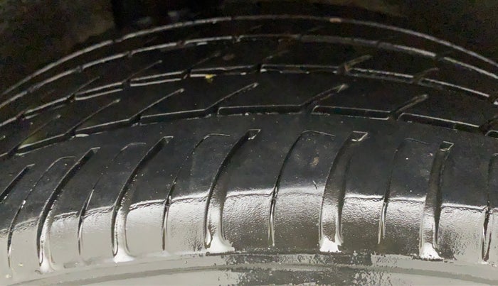 2019 Maruti Baleno DELTA PETROL 1.2, CNG, Manual, 84,931 km, Right Rear Tyre Tread