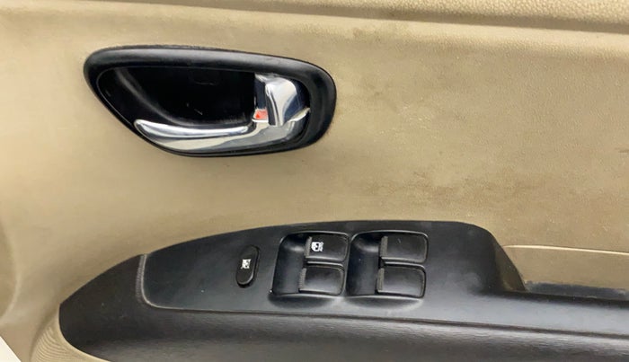 2015 Hyundai i10 SPORTZ 1.1, Petrol, Manual, 36,236 km, Right front window switch / handle - Minor damage