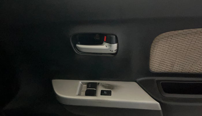 2017 Maruti Wagon R 1.0 LXI, Petrol, Manual, 63,218 km, Driver Side Door Panels Control