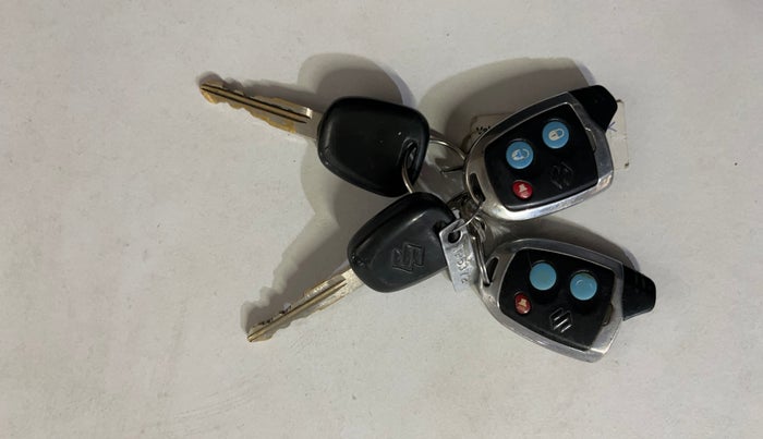 2017 Maruti Wagon R 1.0 LXI, Petrol, Manual, 63,218 km, Key Close Up