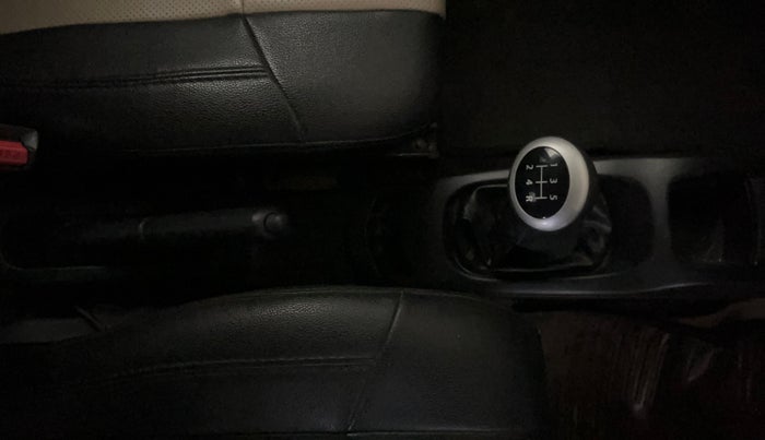 2017 Maruti Wagon R 1.0 LXI, Petrol, Manual, 63,218 km, Gear Lever