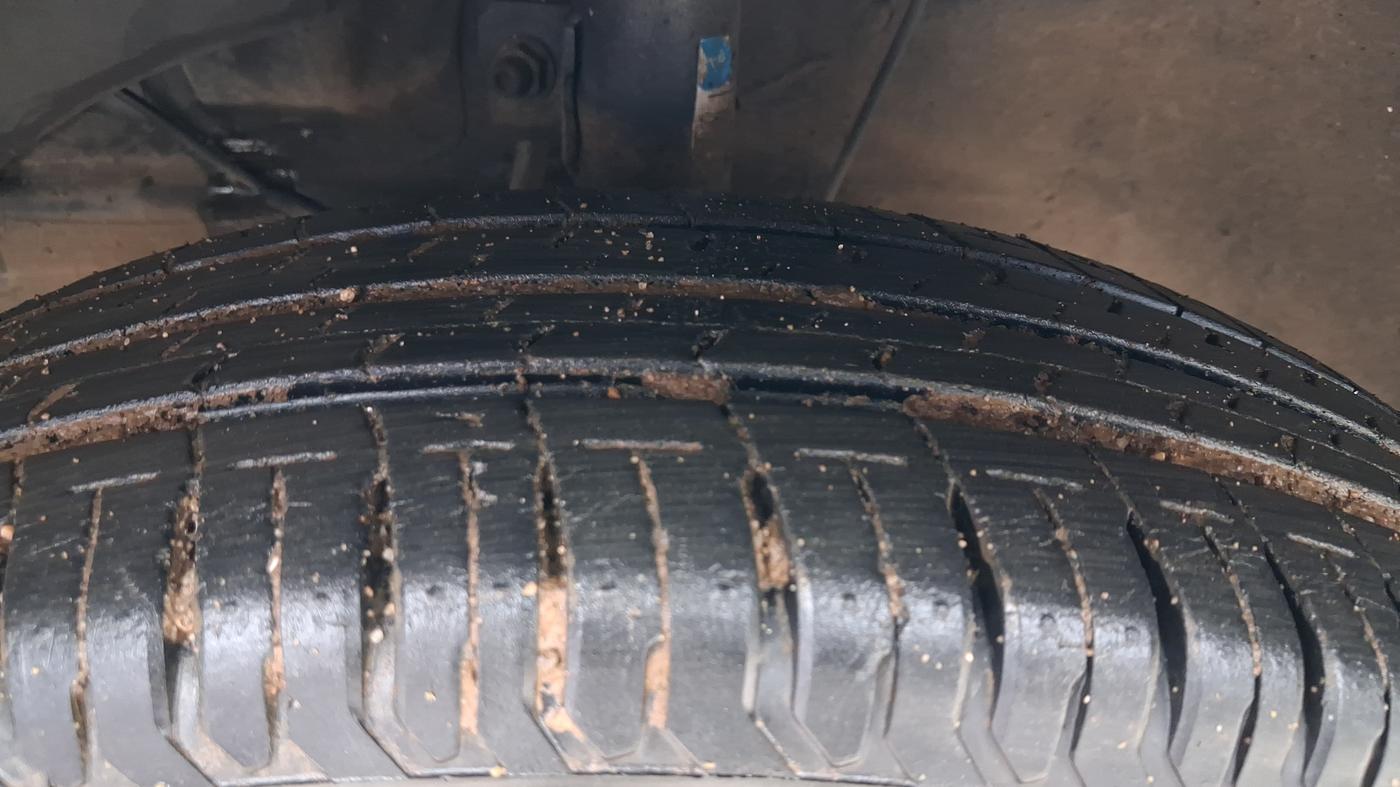 2019 Maruti Dzire VXI, Petrol, Manual, 55,588 km, Left Front Tyre Tread