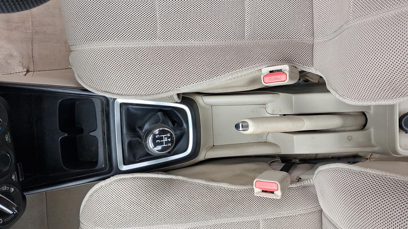 2019 Maruti Dzire VXI, Petrol, Manual, 55,588 km, Gear Lever