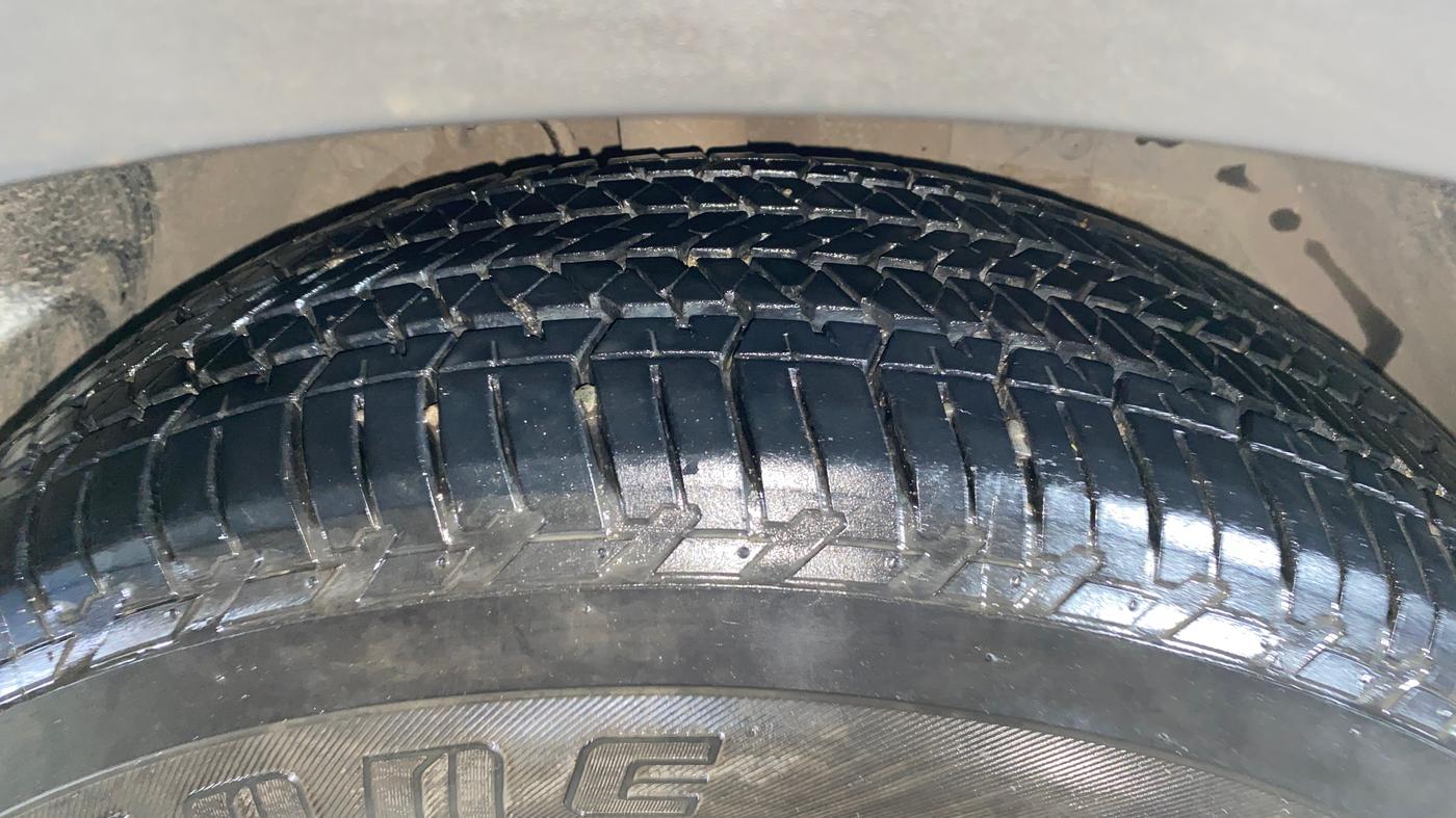 2021 Mahindra XUV500 W7 AT, Diesel, Automatic, 10,547 km, Right Front Tyre Tread