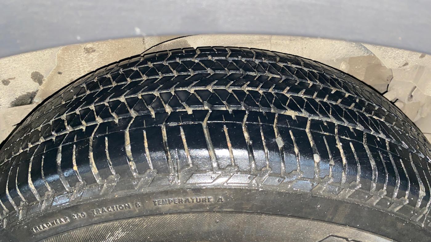 2021 Mahindra XUV500 W7 AT, Diesel, Automatic, 10,547 km, Left Rear Tyre Tread