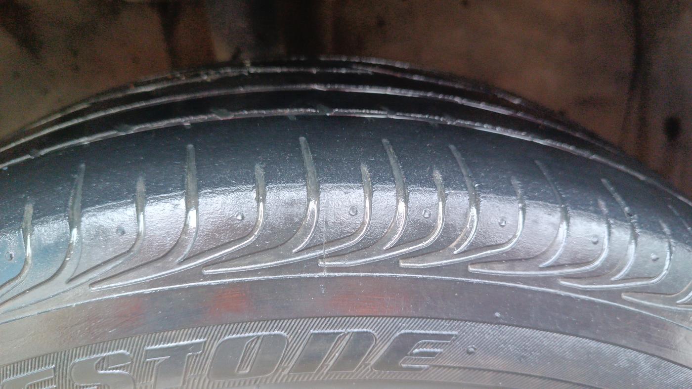 2014 Toyota Etios CROSS 1.2 G, Petrol, Manual, 96,562 km, Right Front Tyre Tread