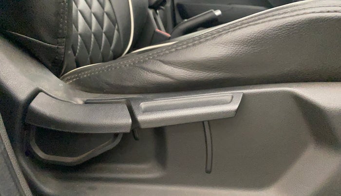 2019 Hyundai VENUE SX PLUS 1.0 TURBO DCT, Petrol, Automatic, 30,332 km, Driver Side Adjustment Panel