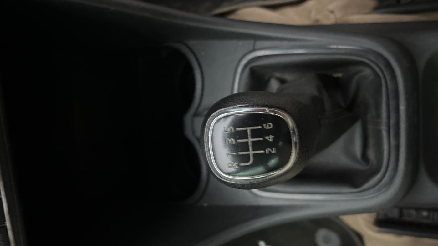 2020 Skoda Rapid ACTIVE 1.0 TSI, Petrol, Manual, 67,815 km, Gear Lever