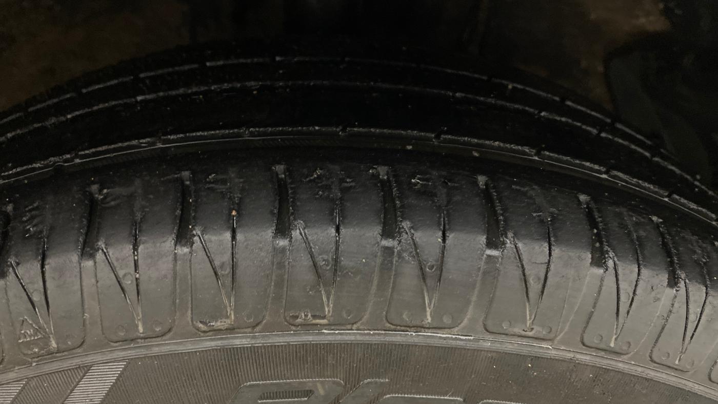 2013 Hyundai i20 SPORTZ 1.4 CRDI, Diesel, Manual, 1,09,285 km, Right Front Tyre Tread