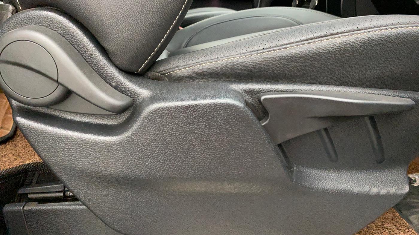 2018 Tata Hexa Varicor 400 XTA, Diesel, Automatic, 55,873 km, Driver Side Adjustment Panel