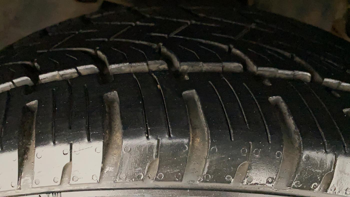 2018 Tata Hexa Varicor 400 XTA, Diesel, Automatic, 55,873 km, Left Front Tyre Tread