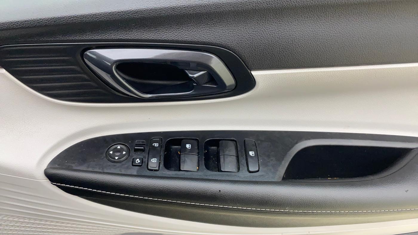 2024 Hyundai NEW I20 Sportz (O) 1.2 IVT, Petrol, Automatic, 19,261 km, Driver Side Door Panels Control