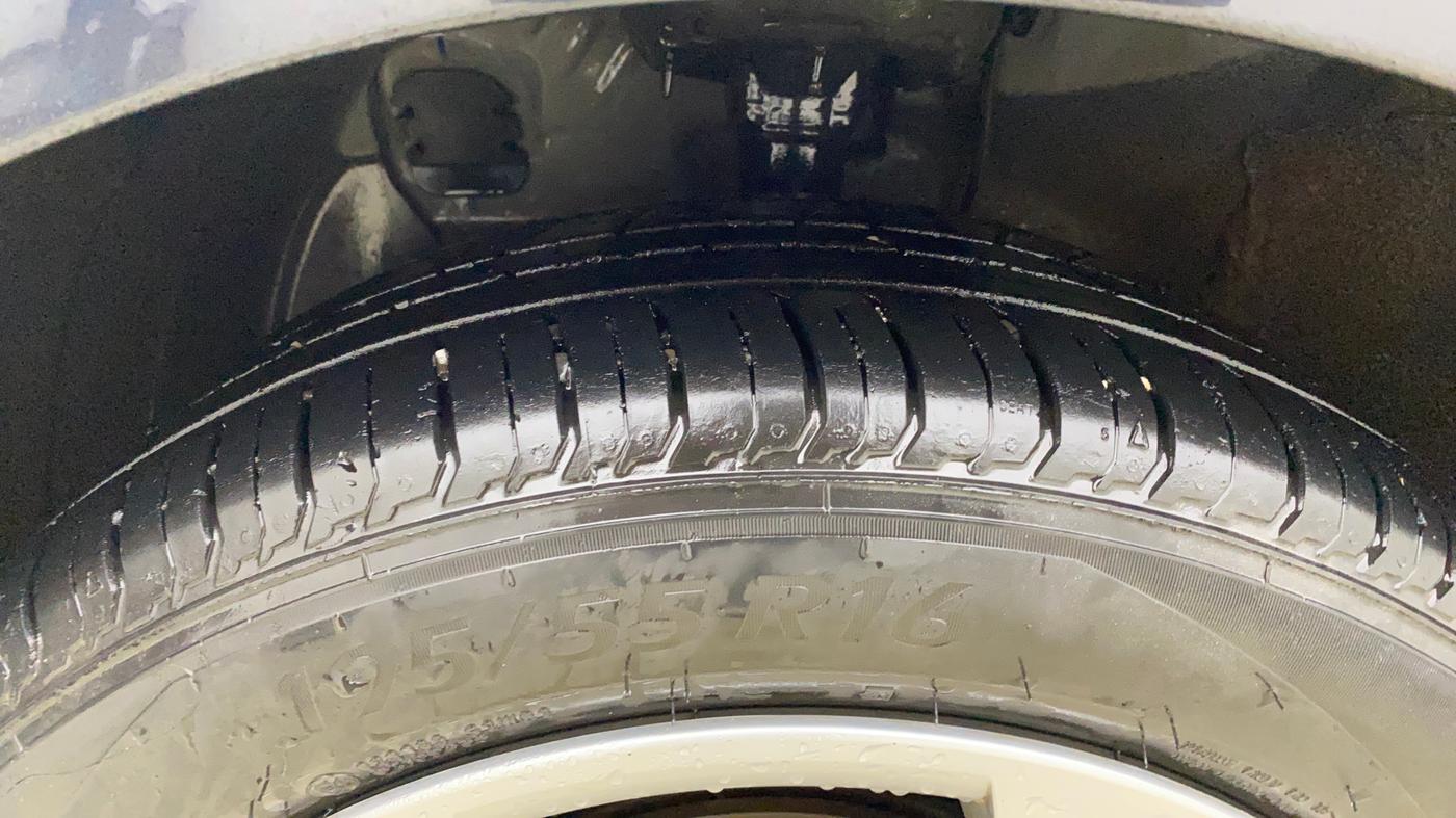 2024 Hyundai NEW I20 Sportz (O) 1.2 IVT, Petrol, Automatic, 19,261 km, Left Front Tyre Tread