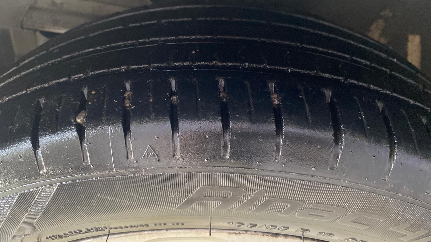 2023 Maruti Baleno  ZETA CNG 1.2L, CNG, Manual, 25,633 km, Left Front Tyre Tread