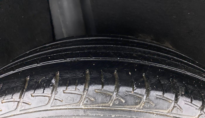 2017 Maruti Baleno DELTA PETROL 1.2, Petrol, Manual, 68,877 km, Right Rear Tyre Tread