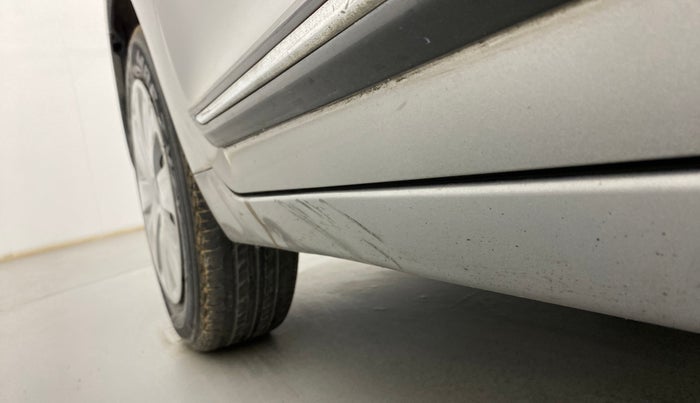 2017 Maruti Baleno DELTA PETROL 1.2, Petrol, Manual, 68,877 km, Left running board - Slightly dented
