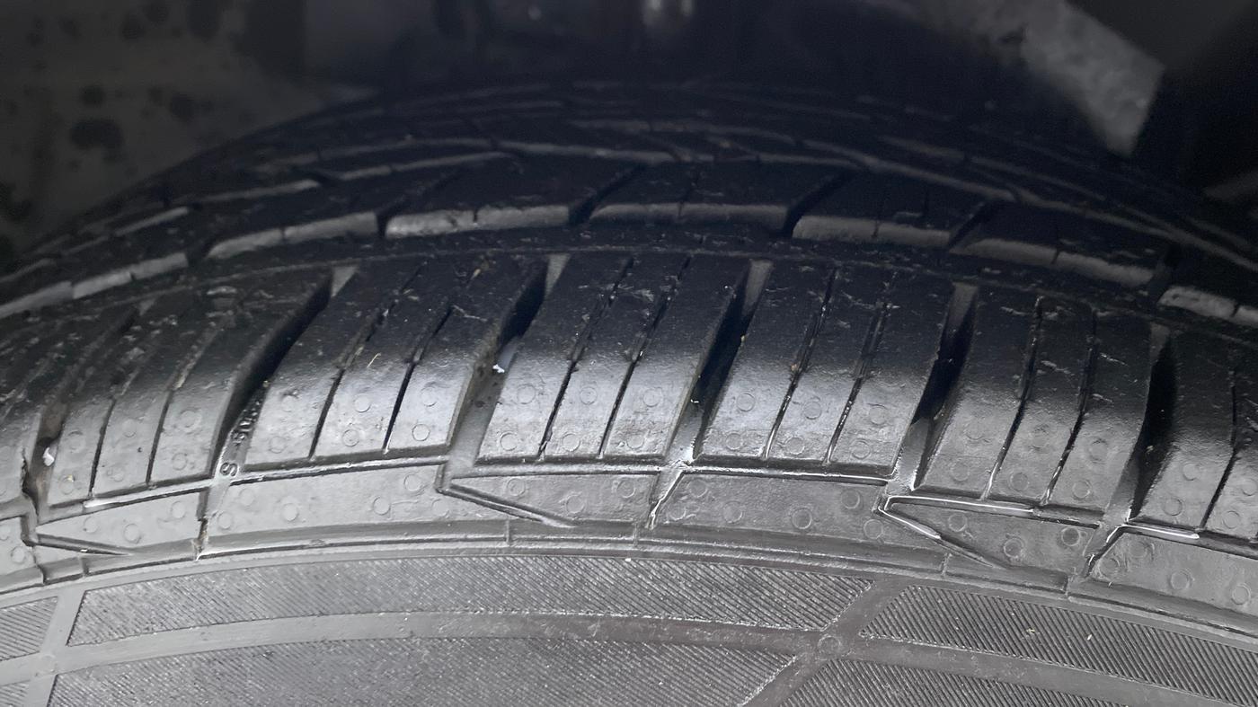 2018 Ford Ecosport 1.5 TITANIUM PLUS TI VCT AT, Petrol, Automatic, 73,699 km, Right Front Tyre Tread
