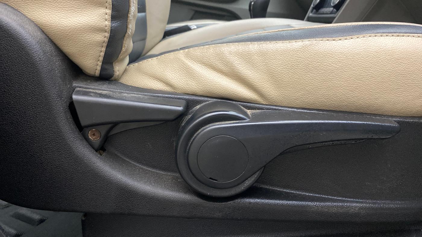 2019 Tata Tiago XZ PLUS PETROL, Petrol, Manual, 56,981 km, Driver Side Adjustment Panel