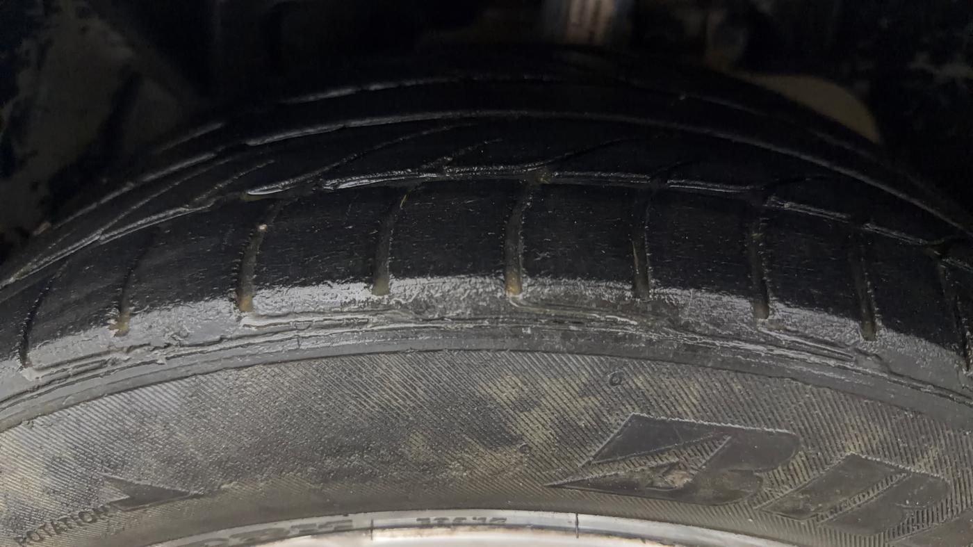 2015 Ford Ecosport TITANIUM 1.5L PETROL AT, Petrol, Automatic, 74,001 km, Left Front Tyre Tread