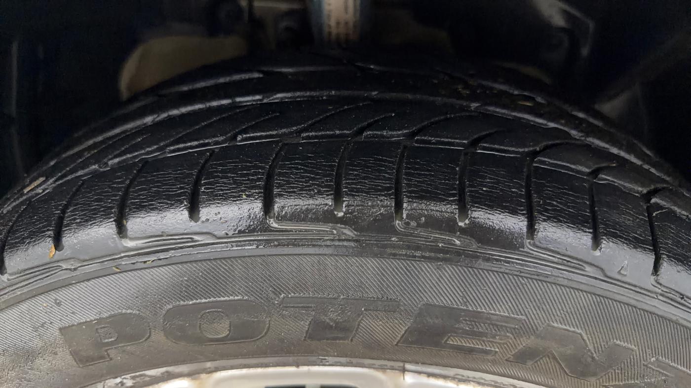 2015 Ford Ecosport TITANIUM 1.5L PETROL AT, Petrol, Automatic, 74,001 km, Right Front Tyre Tread