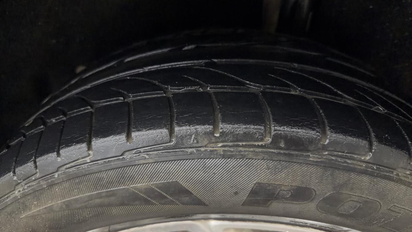 2015 Ford Ecosport TITANIUM 1.5L PETROL AT, Petrol, Automatic, 74,001 km, Left Rear Tyre Tread