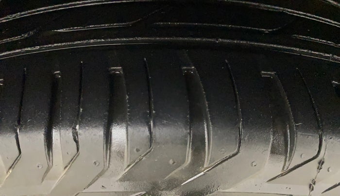 2017 Hyundai Creta SX PLUS 1.6 DIESEL, Diesel, Manual, 72,553 km, Left Front Tyre Tread