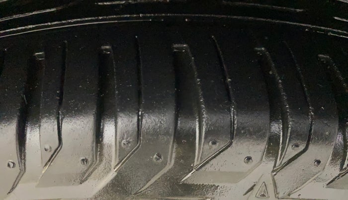 2017 Hyundai Creta SX PLUS 1.6 DIESEL, Diesel, Manual, 72,553 km, Right Front Tyre Tread