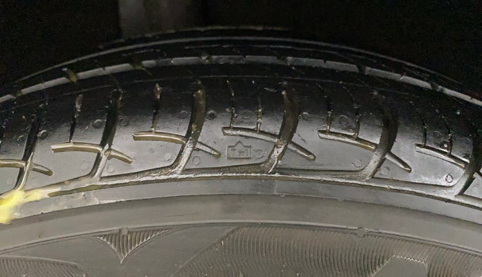 2017 Maruti Baleno DELTA PETROL 1.2, Petrol, Manual, 92,481 km, Right Rear Tyre Tread