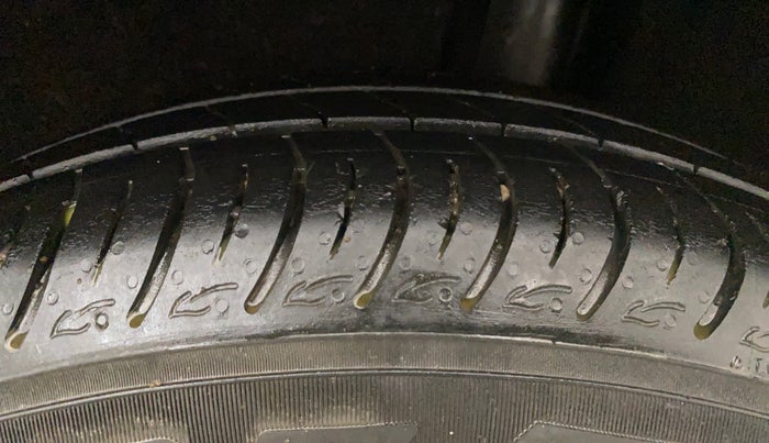 2017 Maruti Baleno DELTA PETROL 1.2, Petrol, Manual, 92,481 km, Left Rear Tyre Tread