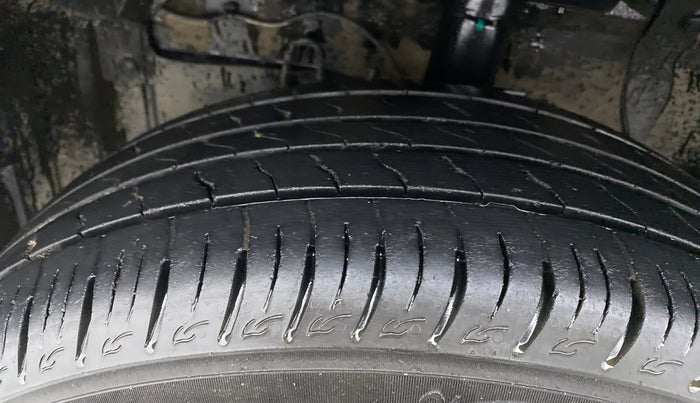 2020 Maruti Vitara Brezza VXI, Petrol, Manual, 40,912 km, Left Front Tyre Tread