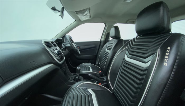 2020 Maruti Vitara Brezza VXI, Petrol, Manual, 40,912 km, Right Side Front Door Cabin