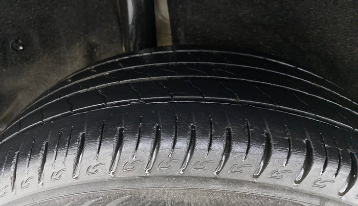 2020 Maruti Vitara Brezza VXI, Petrol, Manual, 40,912 km, Right Rear Tyre Tread