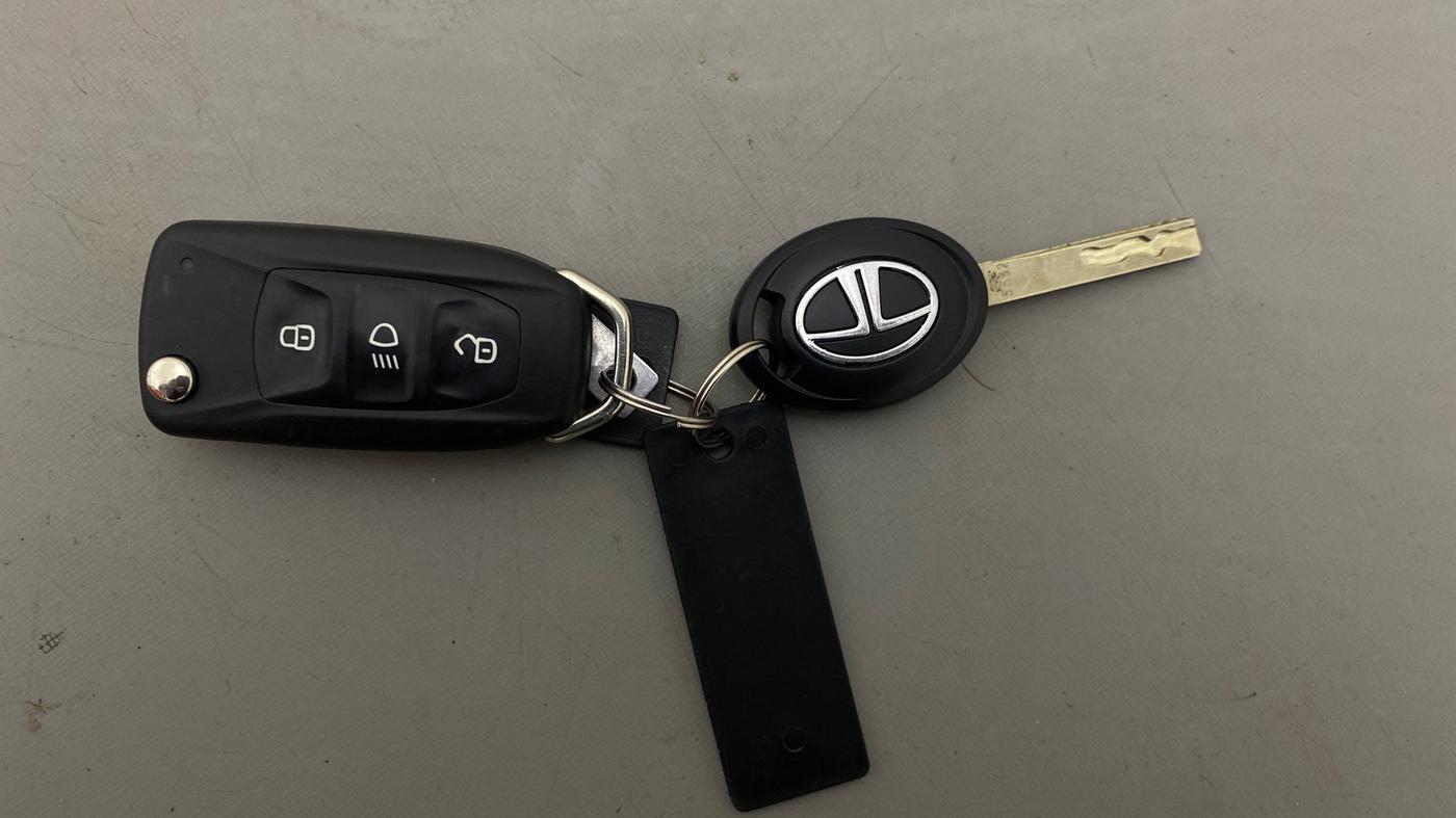 2023 Tata Tiago XT CNG, CNG, Manual, 22,125 km, Key Close Up